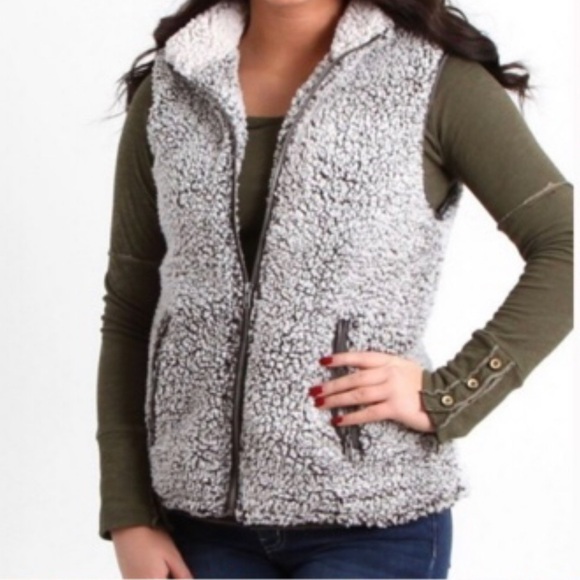 Thread & Supply Sherpa Vest Size S - Picture 3 of 15